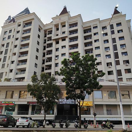 Richmond Inn And Suites Manipal Exterior foto